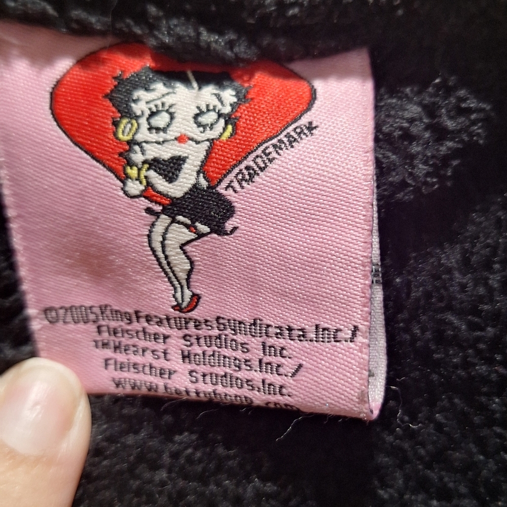 Betty Boop Black Fleece Robe - Picture 3 of 4